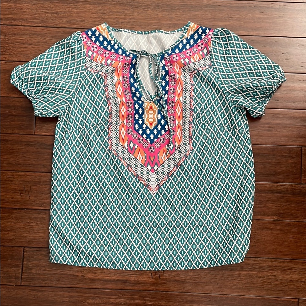 Geometric Patterned Green Top - Picture 1 of 7